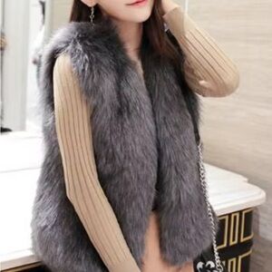 Max Studio Soft Gray Faux Fur Vest Size L